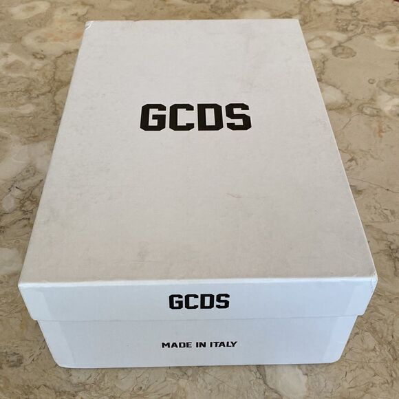 NIB ! GCDS Thigh-High Sneaker Boots Heart Cut Out Made in Italy - Picture 12 of 13